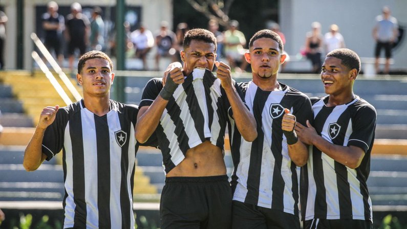 Bota vence Fla; Flu e Vasco empatam na ida das semis da Copa Rio Sub-17