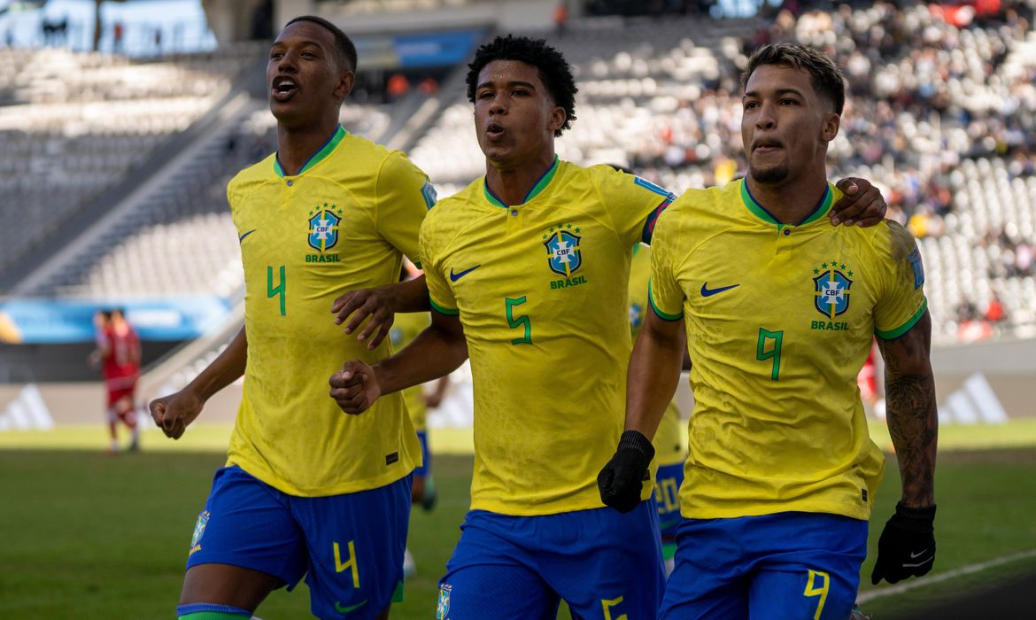Brasil goleia e vai às quartas da Copa do Mundo Sub-20