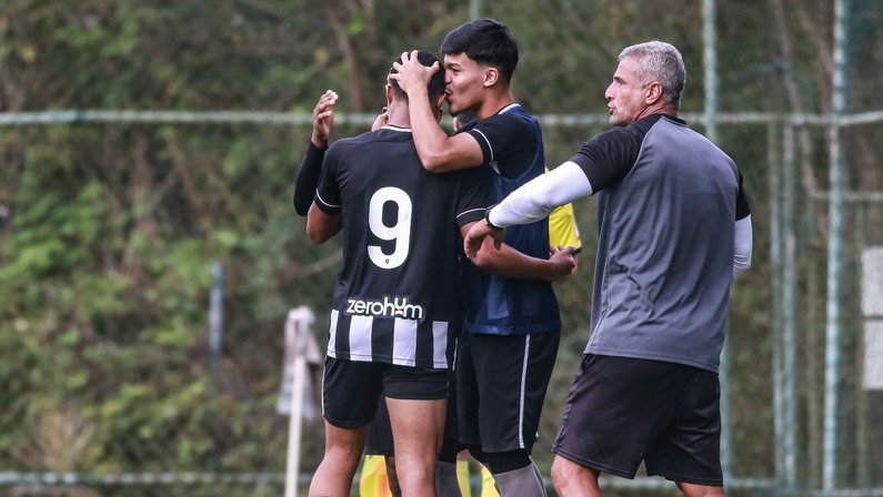 Botafogo vence e entra no G-4 no Brasileiro Sub-17