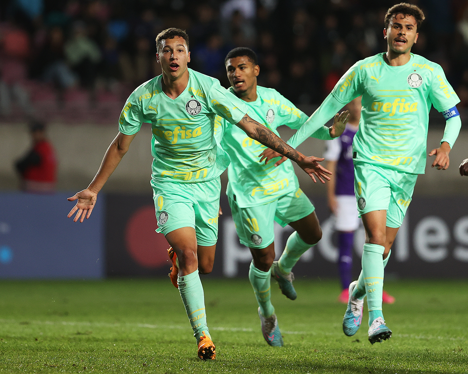 Palmeiras vence de virada, com gol nos acréscimos, pela Libertadores Sub-20