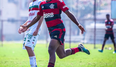 Flamengo estreia no Carioca Sub-17 aplicando sonora goleada