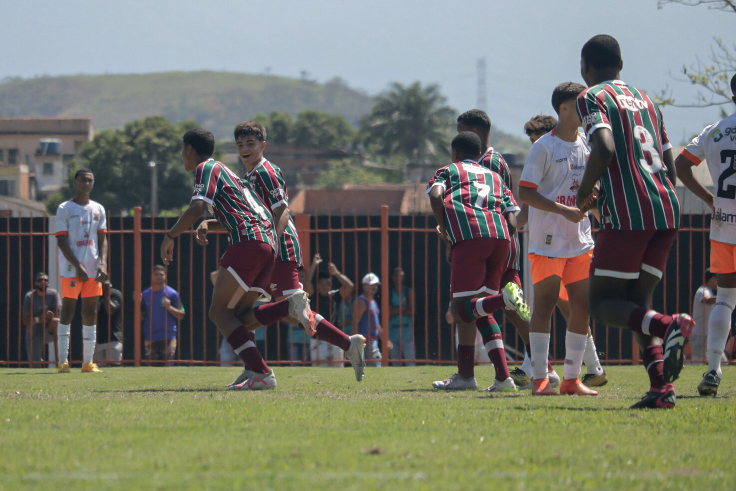 Fluminense ganha do Nova Iguaçu pelo placar mínimo no Carioca Sub-15