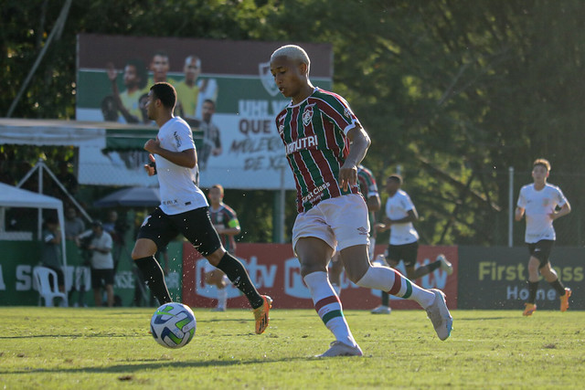 Fluminense goleia Corinthians na ida das quartas da Copa do Brasil Sub-20
