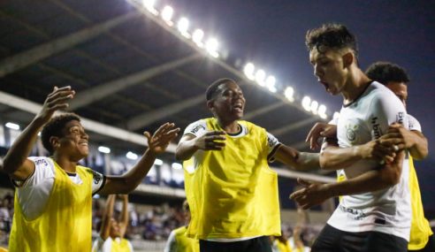 Corinthians goleia Santos e está nas semifinais do Brasileiro Sub-17