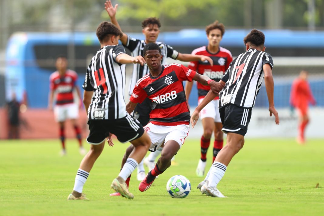 Flamengo goleia Atlético-MG no Brasileiro Sub-17