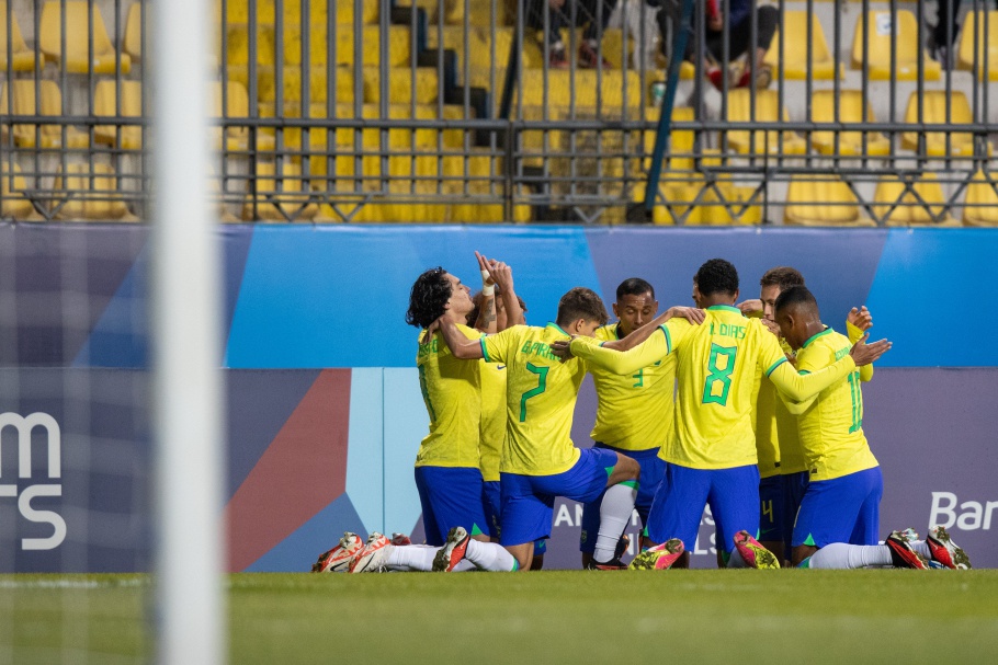Brasil bate Colômbia e já está na semifinal do Pan