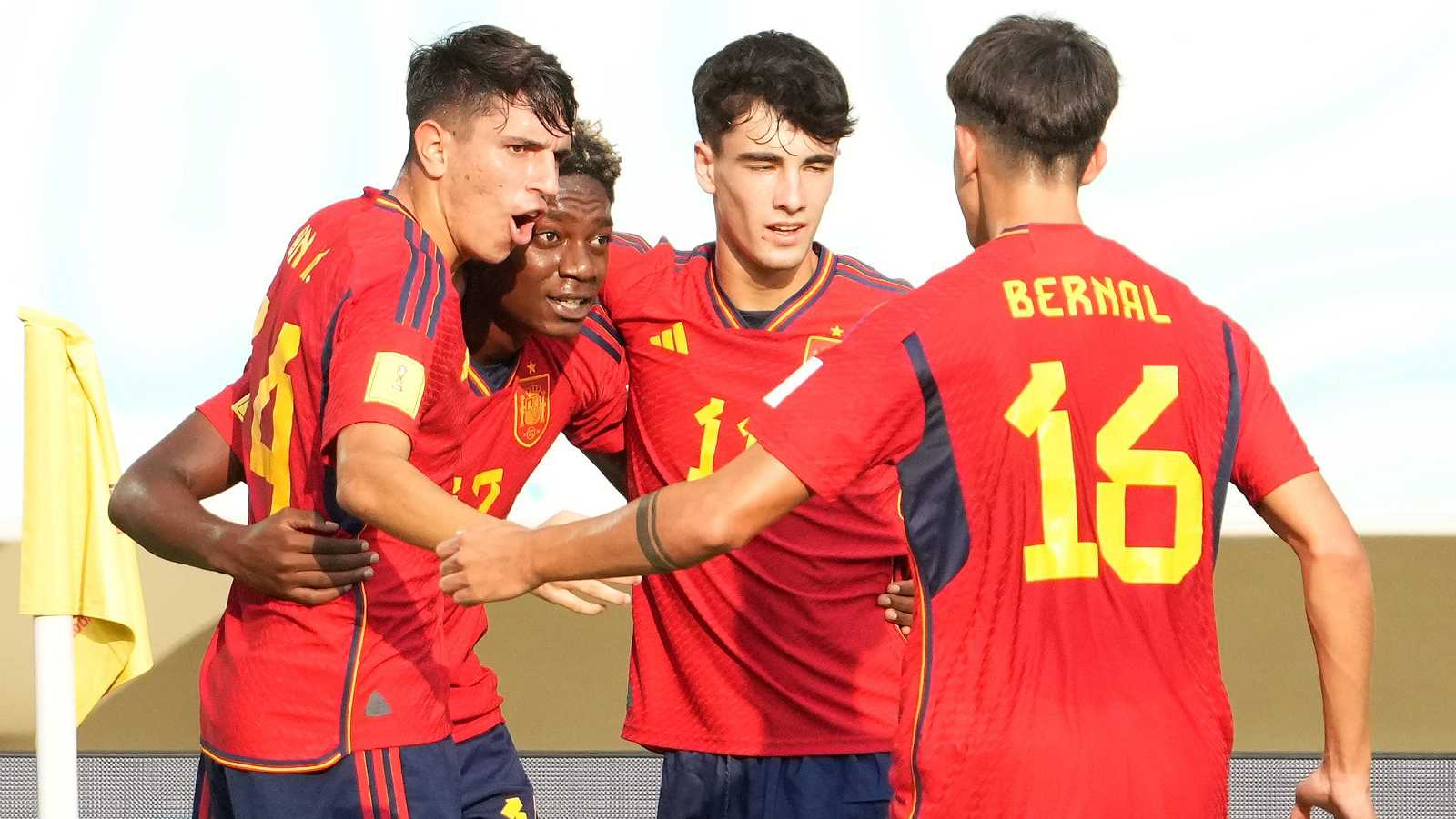Espanha vai às oitavas da Copa do Mundo Sub-17 como primeira do seu grupo