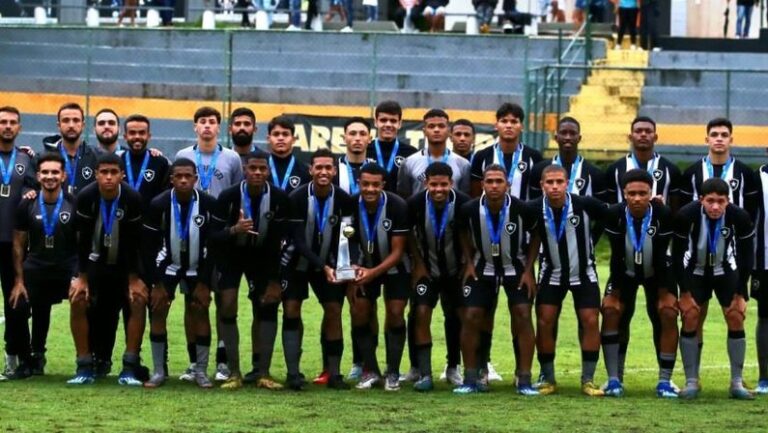 Botafogo conquista título da Taça Rio Sub-17 nos pênaltis
