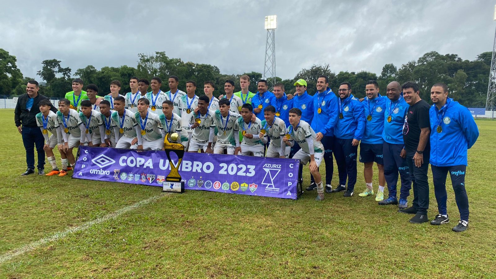 Palmeiras goleia Cruzeiro e leva a Copa Umbro Sub-14