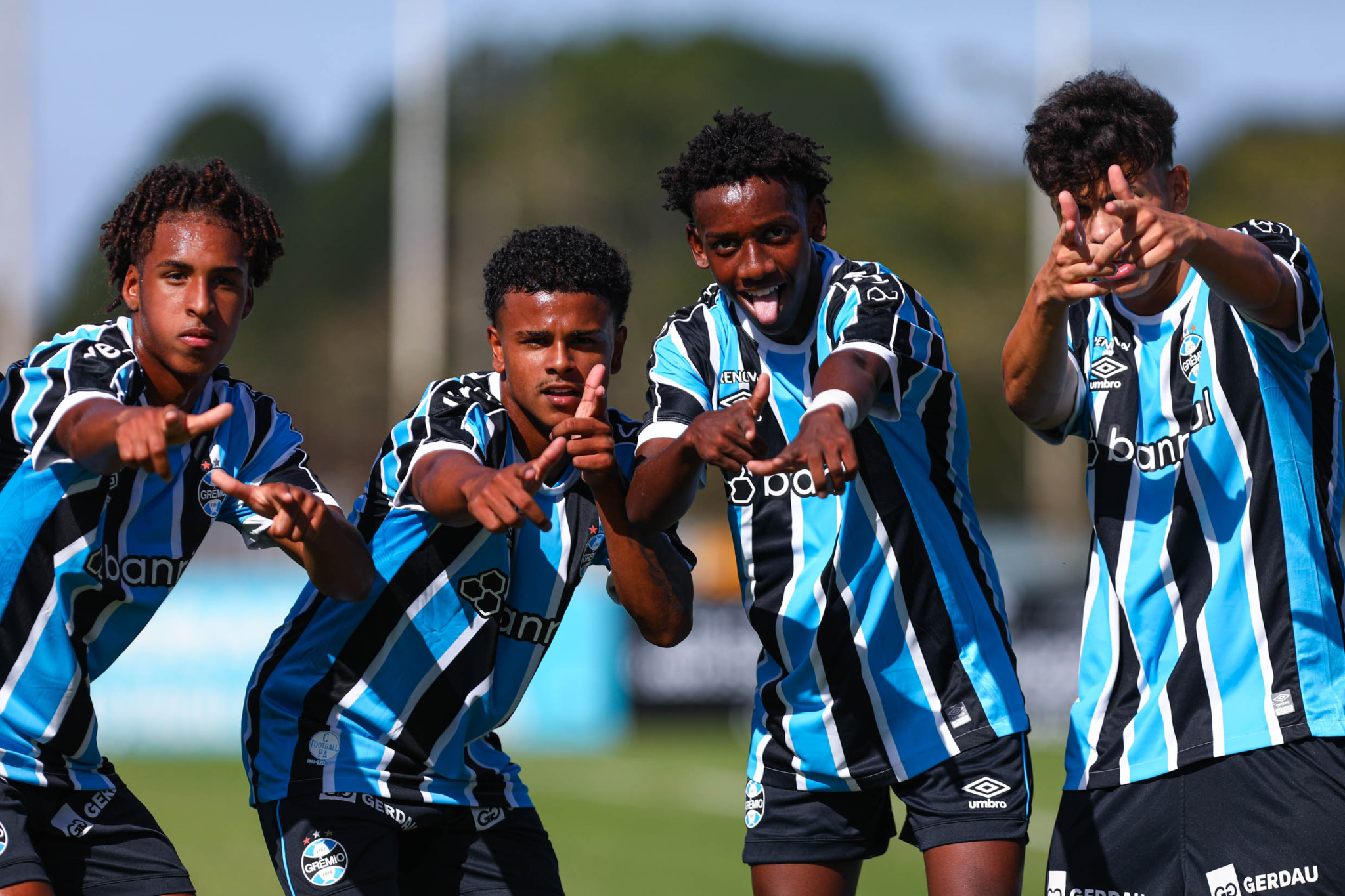 Atual campeão, Grêmio goleia em estreia no Gaúcho Sub-17