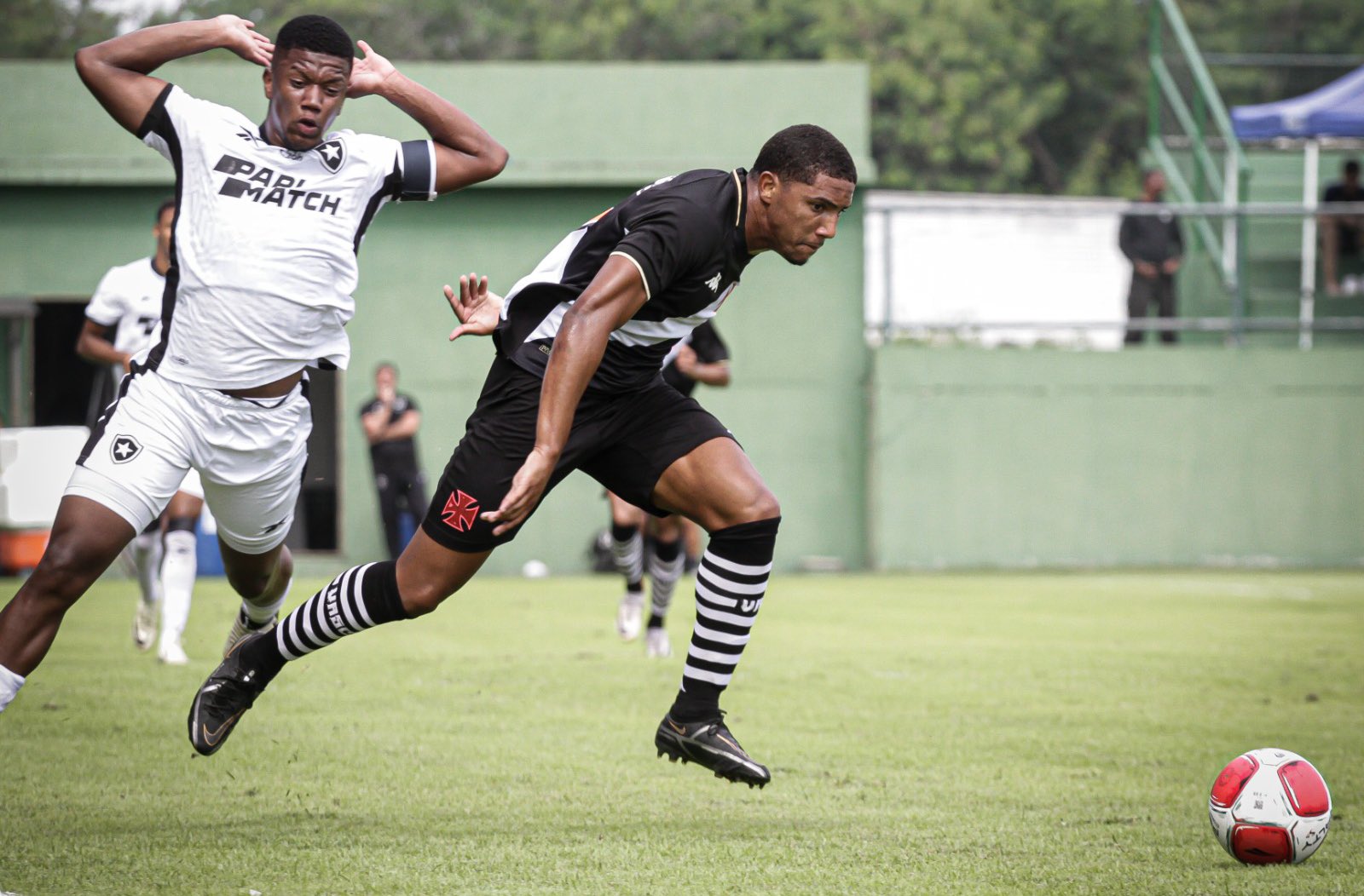 Vasco ganha do Botafogo e vai à final da Copa Rio Sub-20
