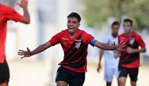 Athletico goleia Fluminense pelo Brasileiro Sub-20